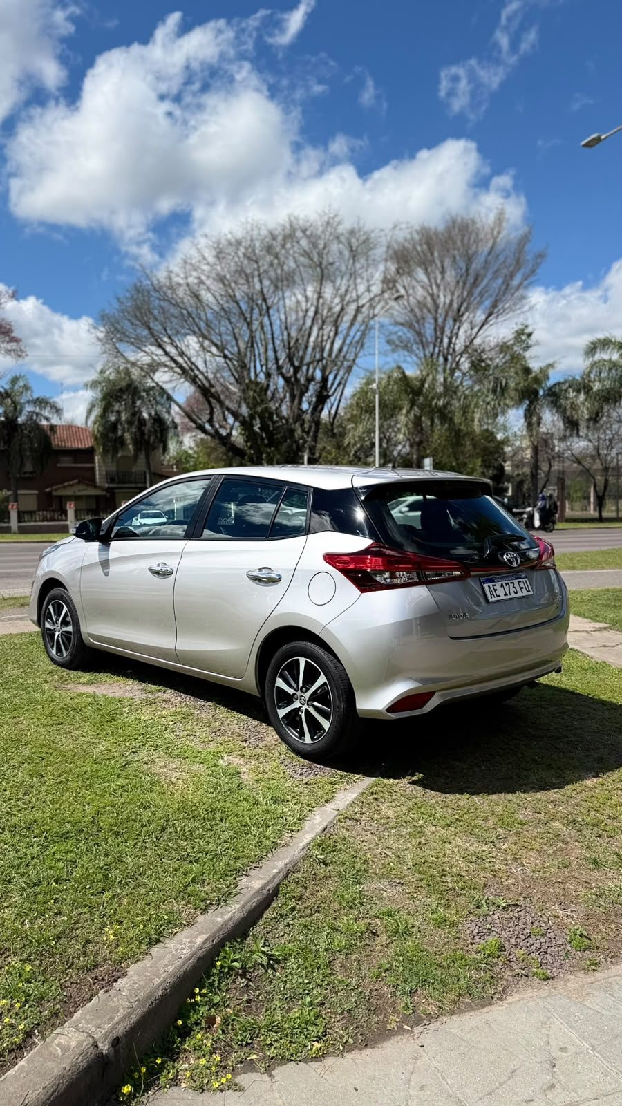 Yaris, vista 4