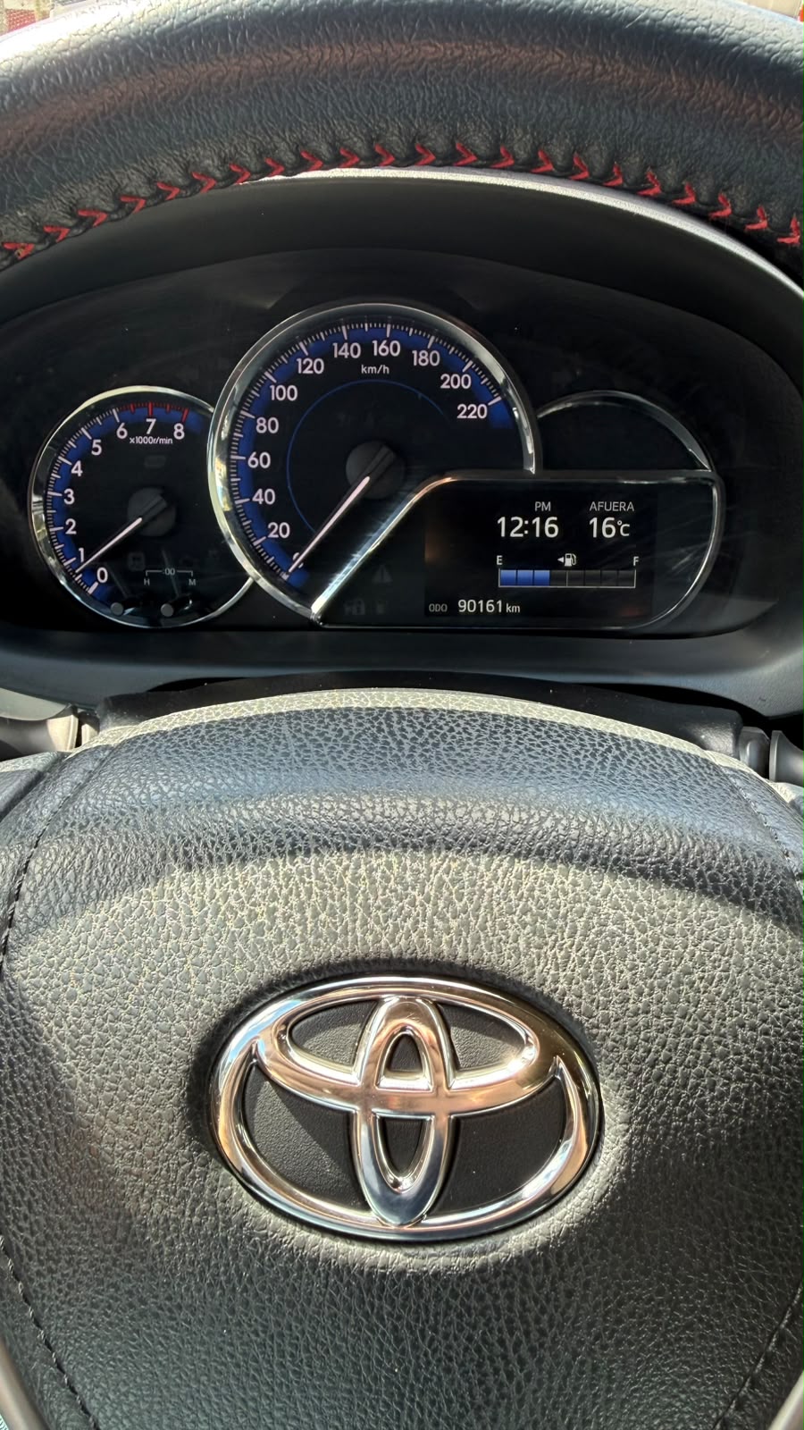 Yaris, vista 6