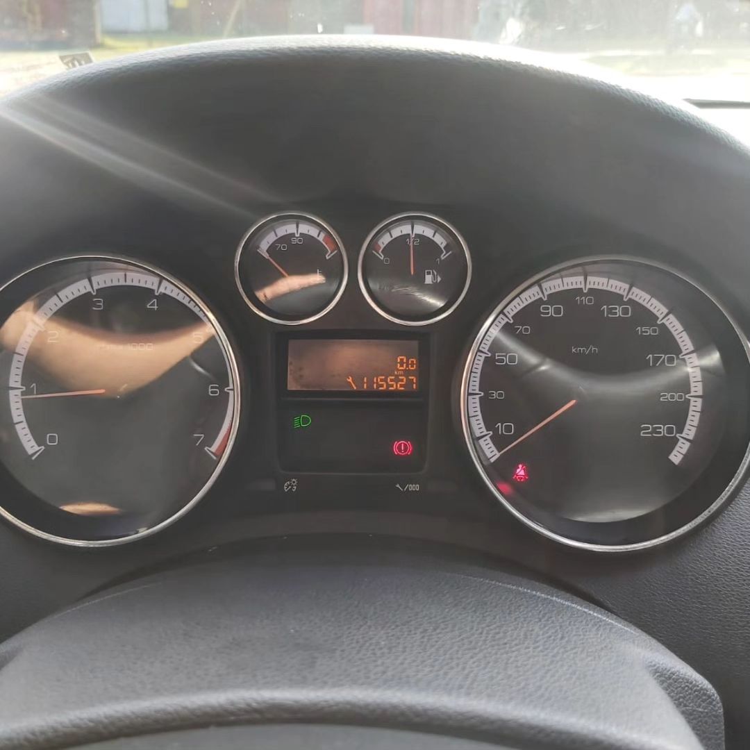 Peugeot 408 Allure 2.0 4ptas Año 2014Km. 115.527