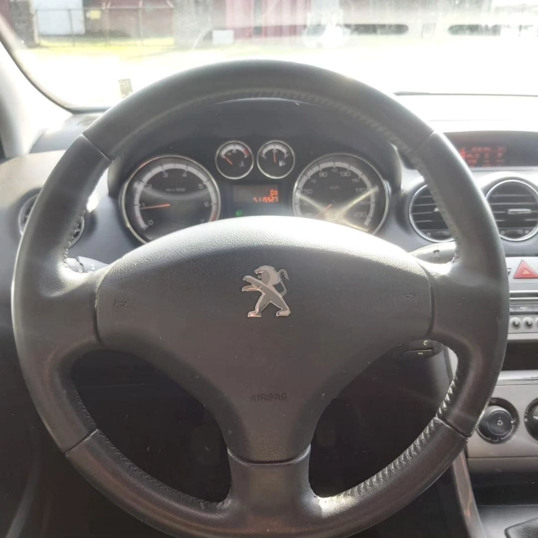Peugeot 408 Allure 2.0 4ptas Año 2014Km. 115.527